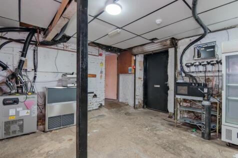 016-The Kirkton Inn, 10 Kirkton Street, Carluke ML