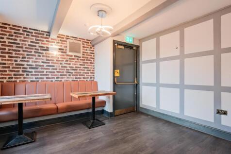 017-The Kirkton Inn, 10 Kirkton Street, Carluke ML