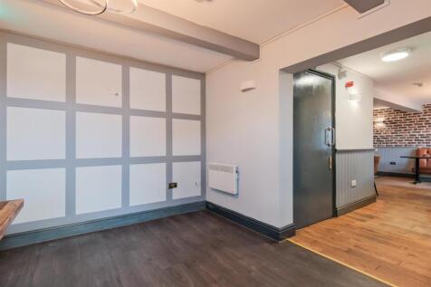 019-The Kirkton Inn, 10 Kirkton Street, Carluke ML