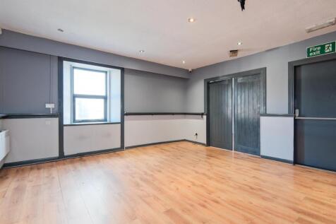 033-The Kirkton Inn, 10 Kirkton Street, Carluke ML