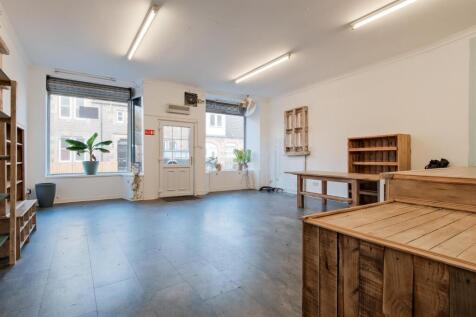 004-208 Riverside Rd Kirkfieldbank ML11 9JJ.jpg