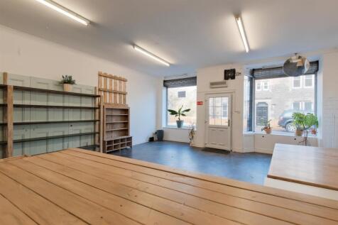 005-208 Riverside Rd Kirkfieldbank ML11 9JJ.jpg