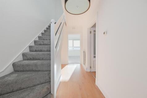 002-28 Burnside Avenue.jpg