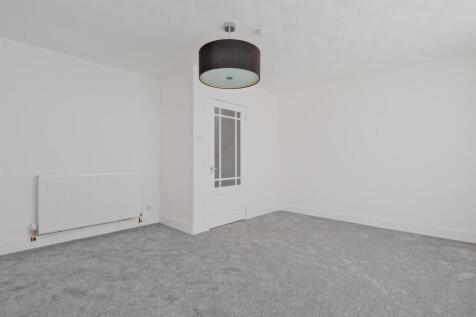 011-28 Burnside Avenue.jpg