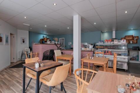 001-26 Broomgate, Lanark ML11 9ET.jpg