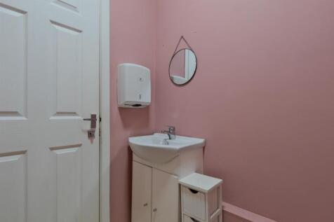 007-26 Broomgate, Lanark ML11 9ET.jpg