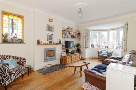 For Sale by Aspire Residential - Courtlands Close