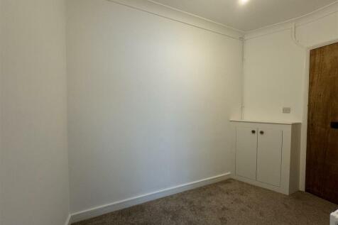 For Sale by Aspire Residential - Clive Court