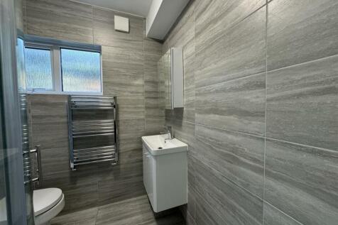 For Sale by Aspire Residential - Clive Court