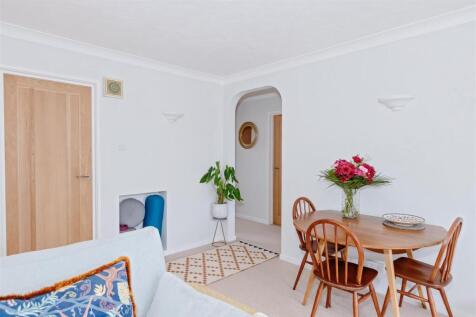 For Sale by Aspire Residential - Walberton Court