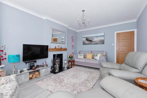 For Sale by Aspire Residential | Nutley Crescent