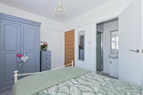 For Sale by Aspire Residential | Nutley Crescent