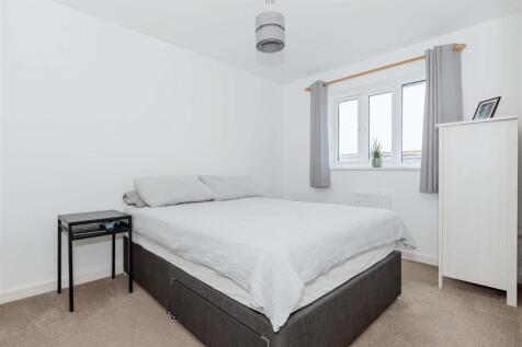 For Sale by Aspire Residential | Teulon Court
