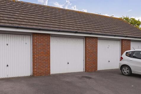 For Sale by Aspire Residential | Teulon Court
