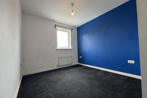 Bedroom 2 .jpg