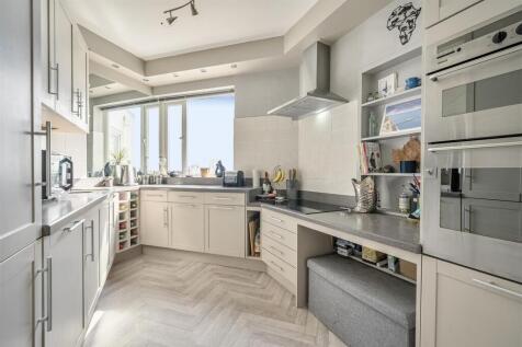 For Sale by Aspire Residential | Arundel Lodge