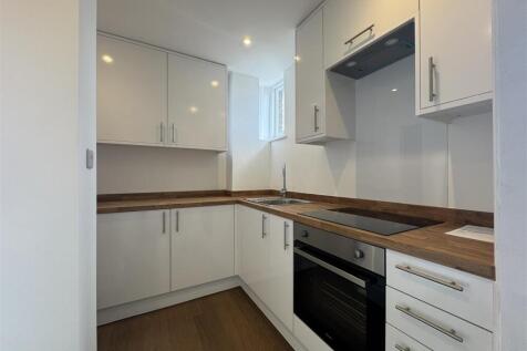 Kitchen 1.jpg