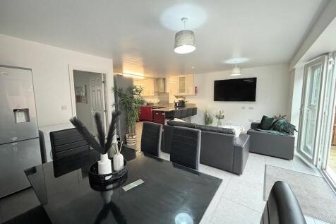 Dining and TV