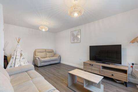 20 Riverside Lane, W
