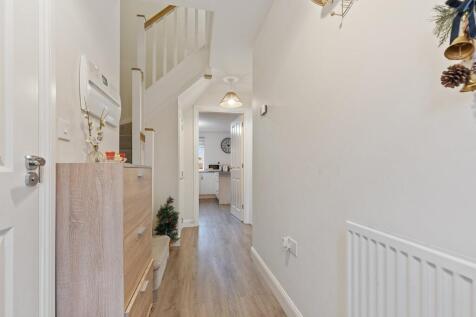 20 Riverside Lane, W