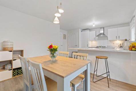20 Riverside Lane, W