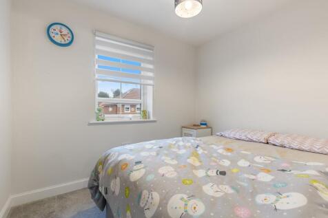 20 Riverside Lane, W