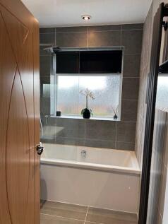 3 Broachgate bathroo