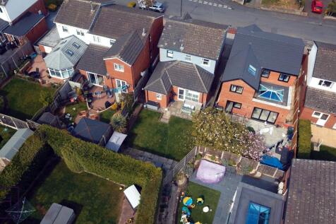 DRONE REAR GARDEN