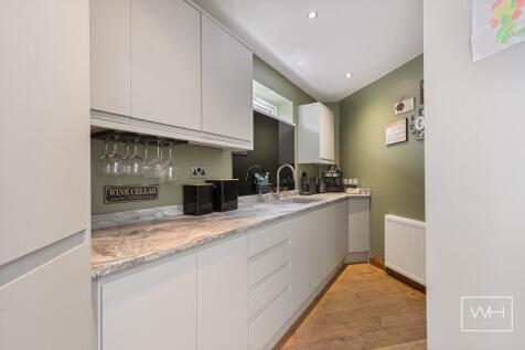 13 Ashburnham Close 
