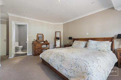 13 Ashburnham Close 