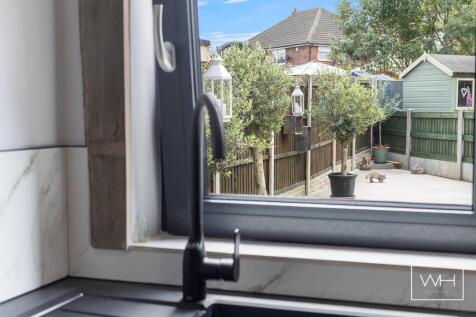 2 Colchester Court, 