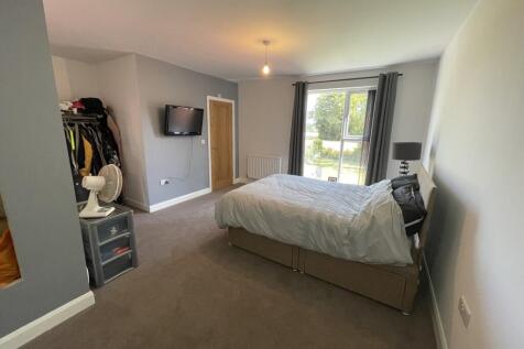 Bedroom 1(2)