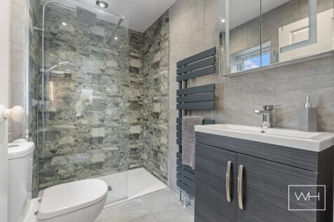 4 Manor Farm Close, 