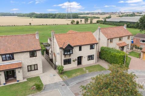 4 Manor Farm Close, 
