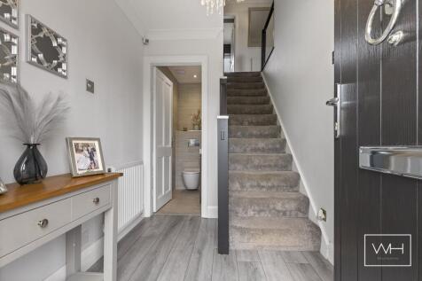 4 Manor Farm Close, 