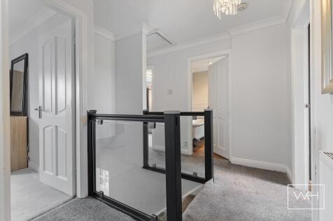 4 Manor Farm Close, 