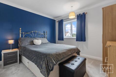 4 Manor Farm Close, 