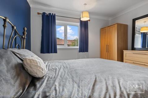 4 Manor Farm Close, 