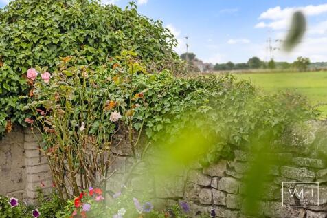 4 Manor Farm Close, 