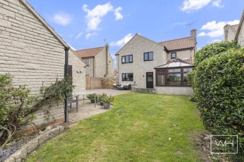 4 Manor Farm Close, 