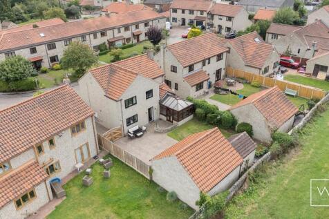 4 Manor Farm Close, 