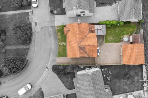 4 Manor Farm Close, 