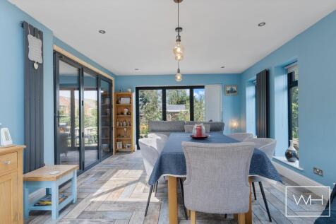 16 Chepstow Gardens,