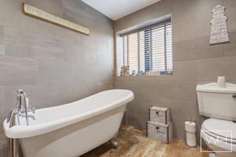 16 Chepstow Gardens,