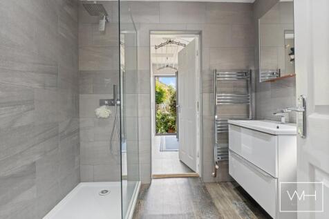 16 Chepstow Gardens,