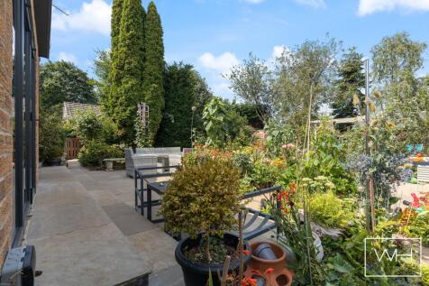 16 Chepstow Gardens,
