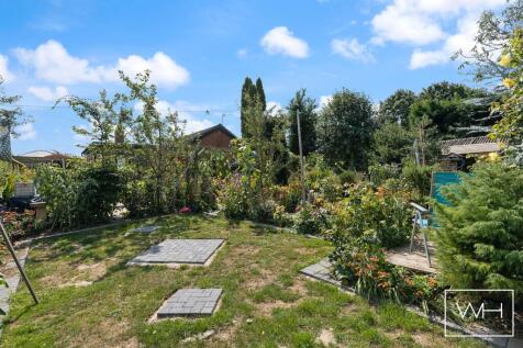 16 Chepstow Gardens,