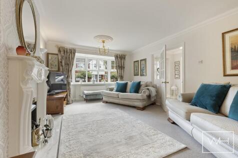 18 Roe Croft Close, 