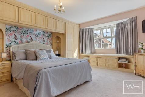 18 Roe Croft Close, 