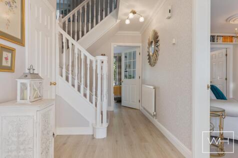 18 Roe Croft Close, 